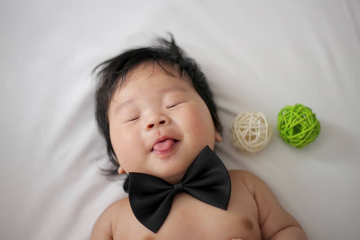 Newborn Photography Poses: 6 Simple and Easy for Beginners | Newborn baby  photos, Newborn photography poses, Baby pictures newborn